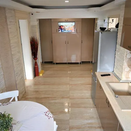 2 Cam Apartament *